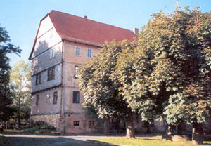 Das Herrenhaus auf dem Rittergut vor der Sanierung.